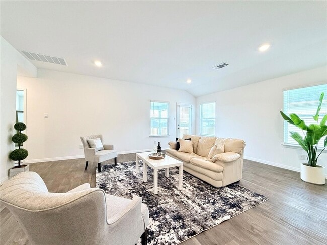 Building Photo - 598 Gladiola Lp