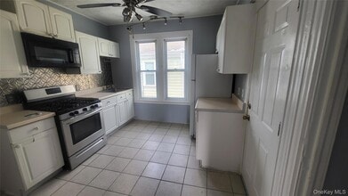 Building Photo - 107 Smith St