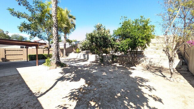 Building Photo - Refreshed Single Level Home