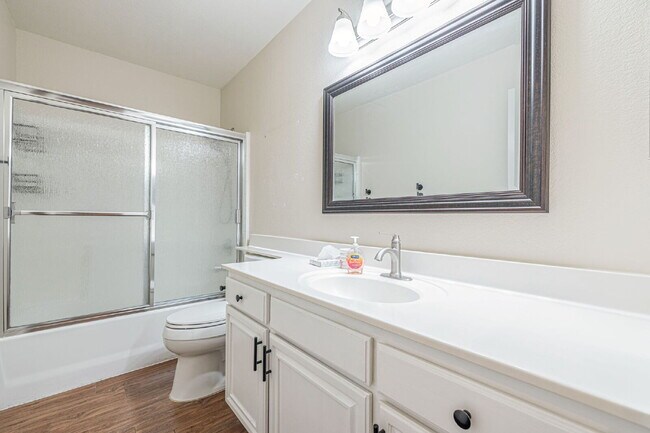 Building Photo - Beautiful 3-Bedroom Home in West Palmdale Community