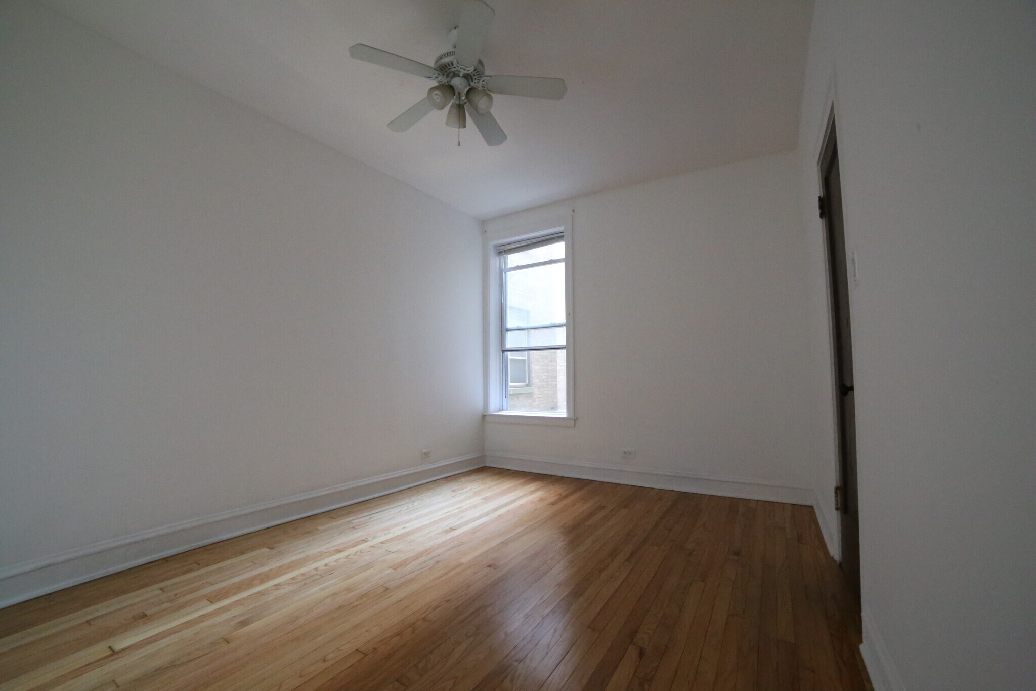 Building Photo - 3570 W Lyndale St
