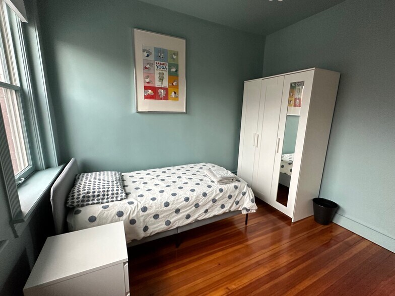 Bedroom 2 - 638 Washington St
