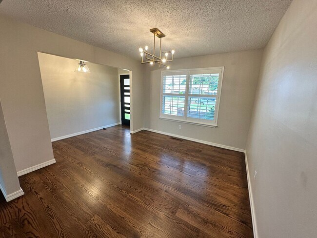 Building Photo - For Rent: Upgraded 3 Bed, 2.5 Bath Home in...