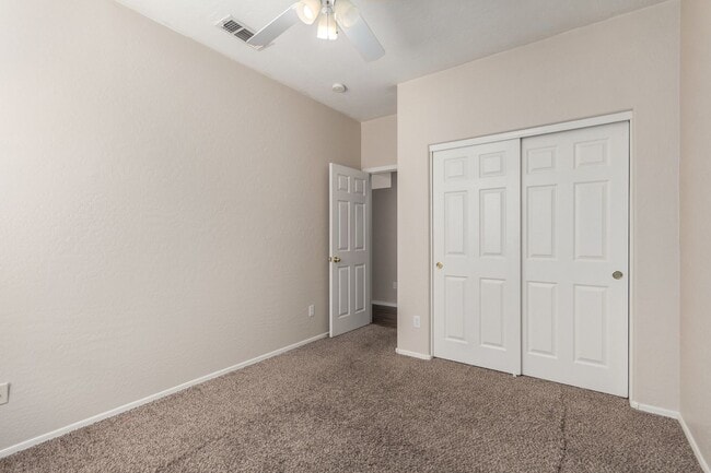 Building Photo - 5 Bedroom home in Chandler