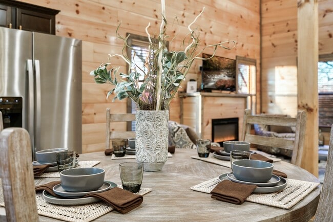 Building Photo - 2127 Eagle Feather Dr