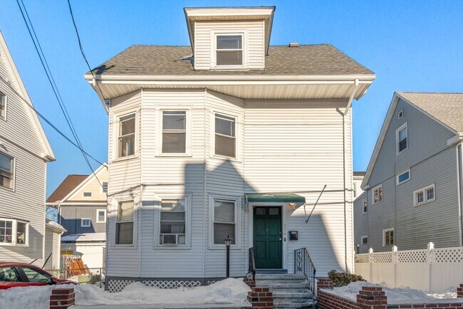 Building Photo - 374 Shirley St