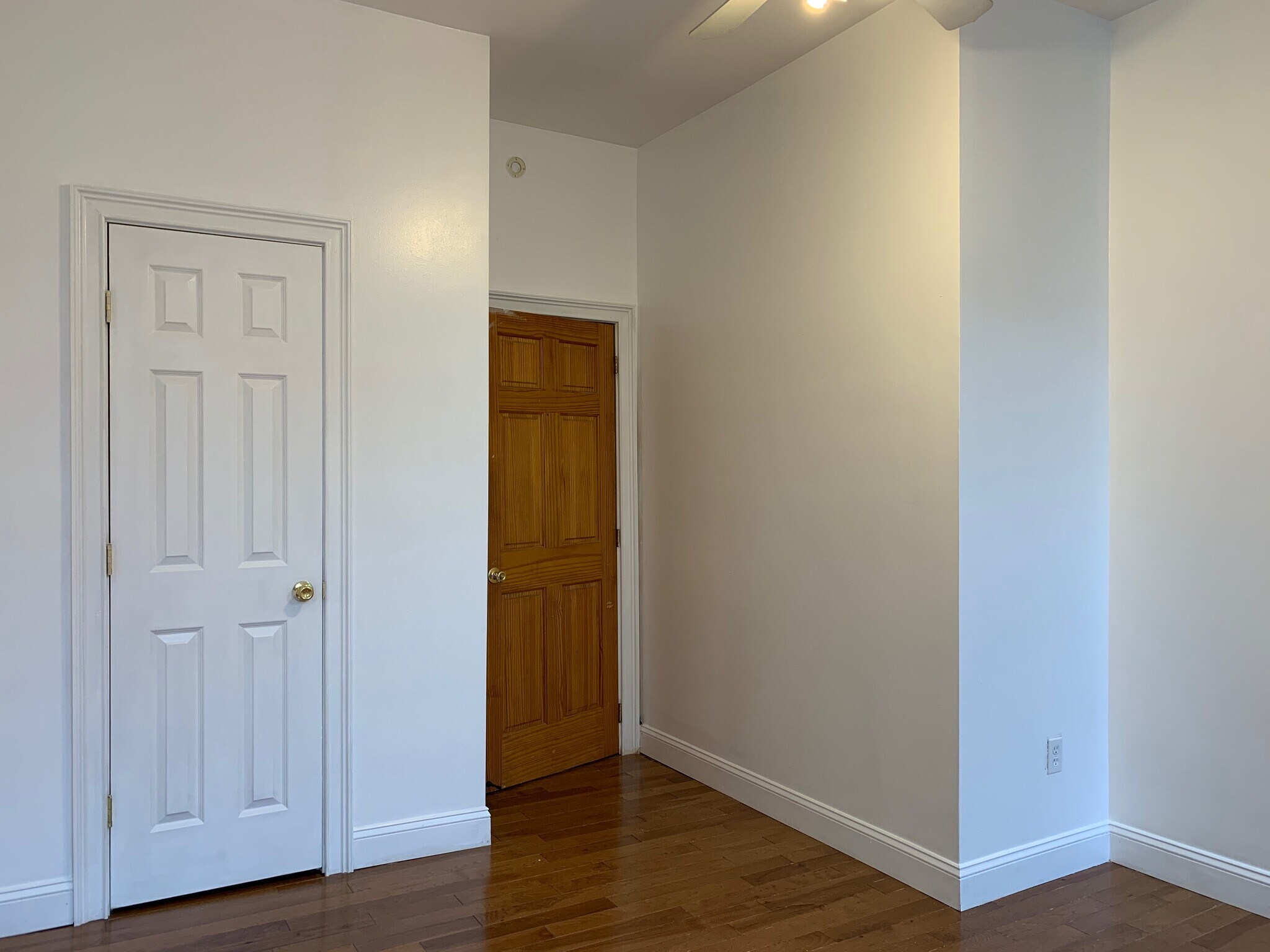 Bedroom #1 - 985 Hart St