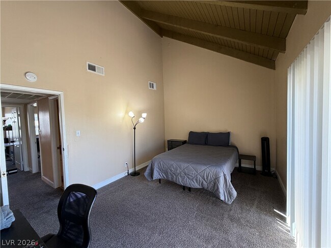 Building Photo - 570 Willow Green Dr