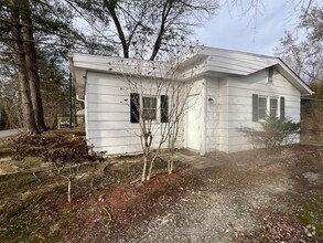 Building Photo - 620 Fitzsimmons St
