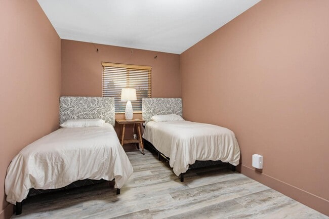 Building Photo - 1418 Marshall St