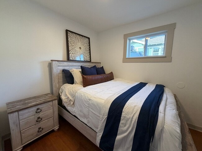 Building Photo - Fully Furnished Sloan's Lake 2 bedroom home