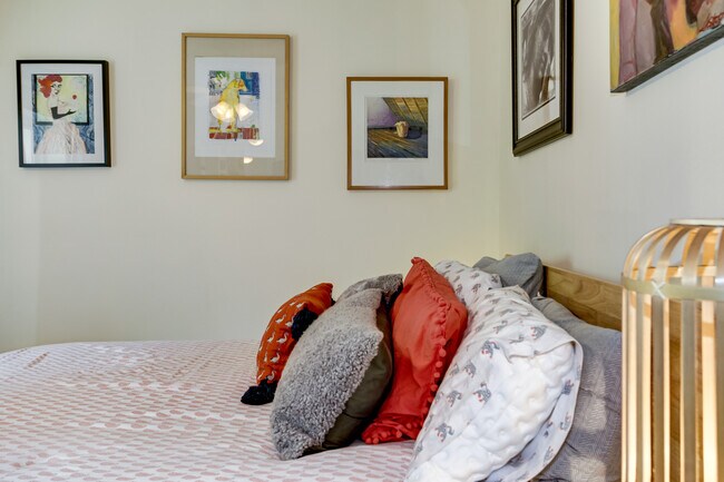 Building Photo - 1501 27th St SE