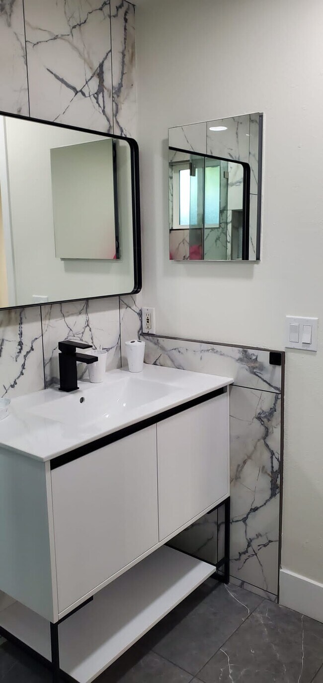 Building Photo - 12402 Killion St