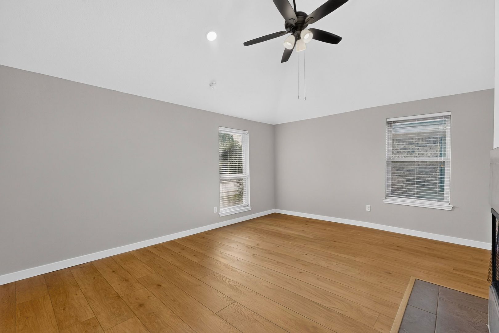 Building Photo - 405 Phillips Dr