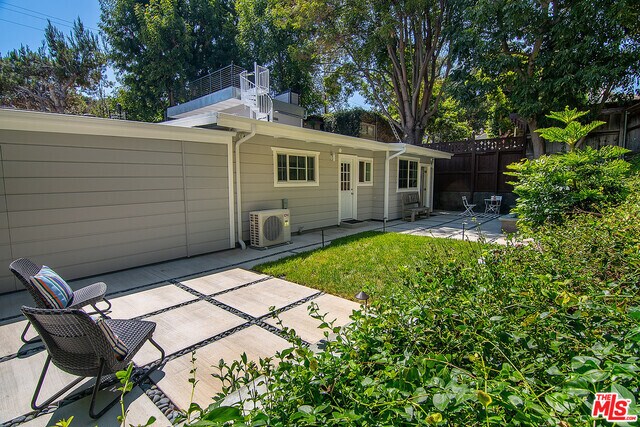 Building Photo - 3908 Las Flores Canyon Rd