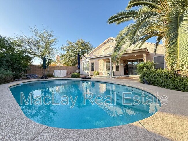 Building Photo - 5057 E Delta Ave