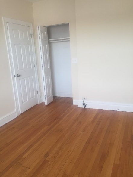 Building Photo - 2351 N Kenneth Ave