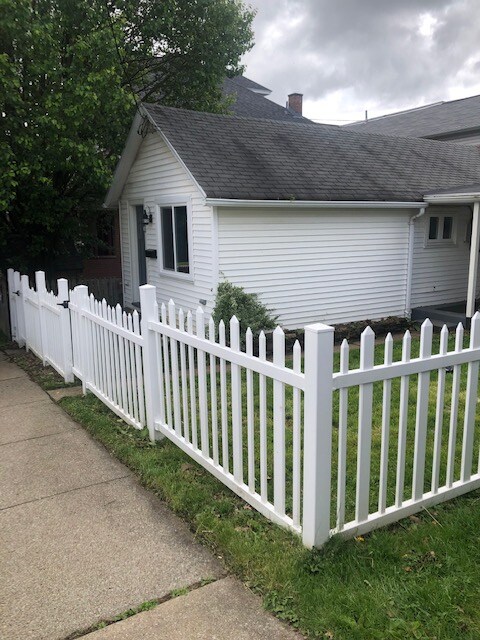 Building Photo - 525 Grove St