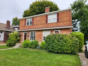 Building Photo - 205 S Pleasant St