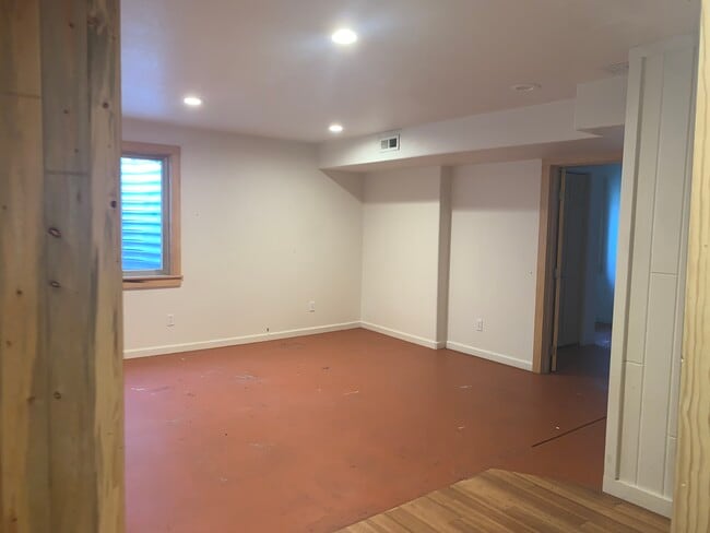 Basement den - 314 Maggie St