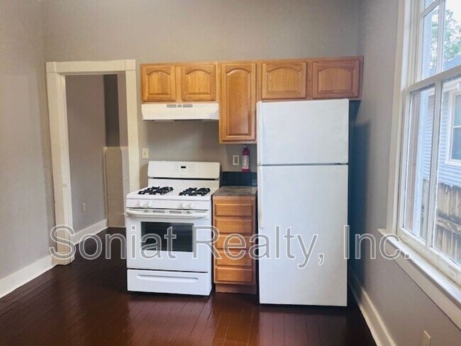 Building Photo - 3506 Baudin St