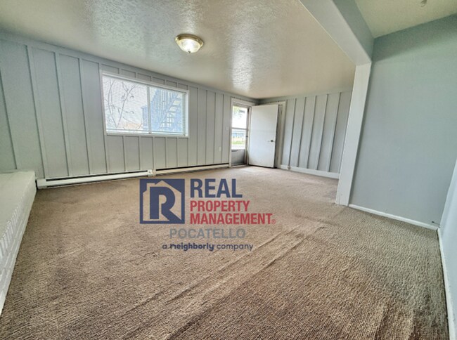 Building Photo - 1921 Monte Vista Dr