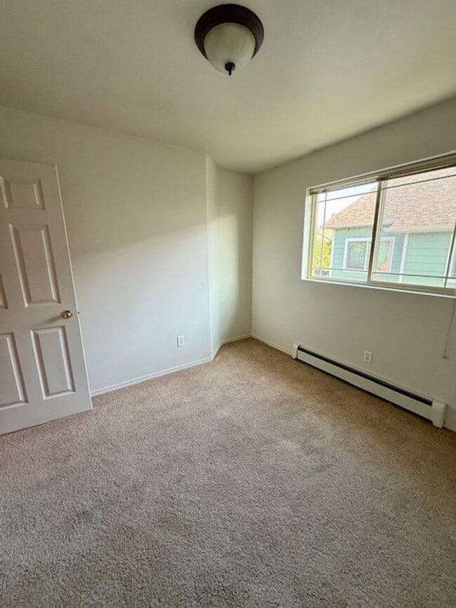 Building Photo - 3 Bedroom, 2.5 Bathroom Townhouse; Short Drive to MSU Campus