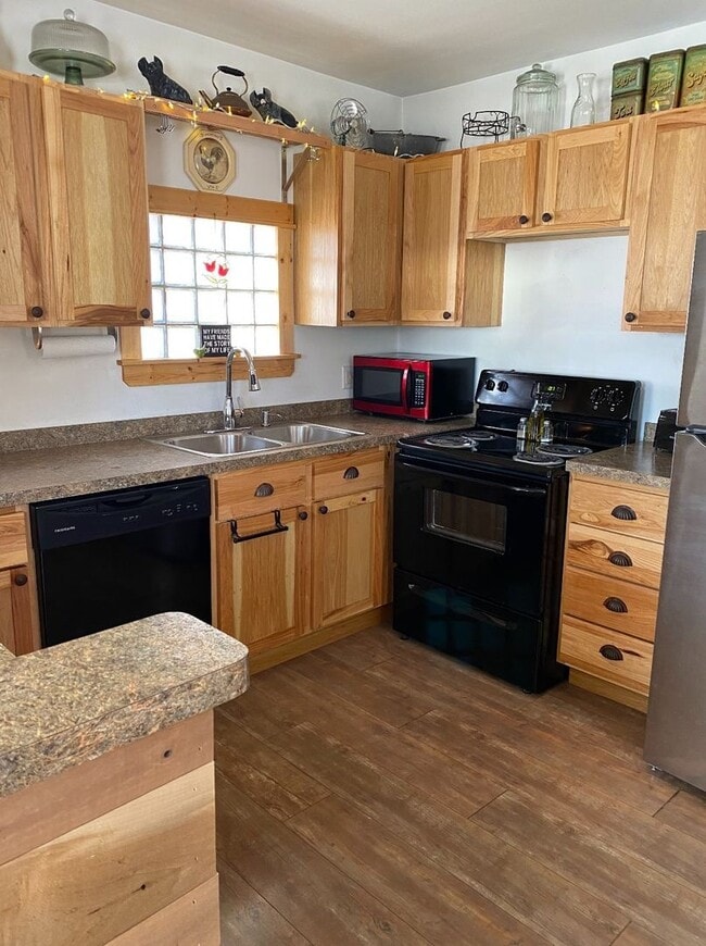 Building Photo - Cute 1 Bed, 1 Bath home in Crosby - Includ...
