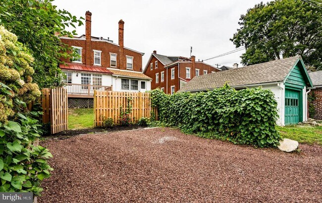 Building Photo - 310 W Biddle St