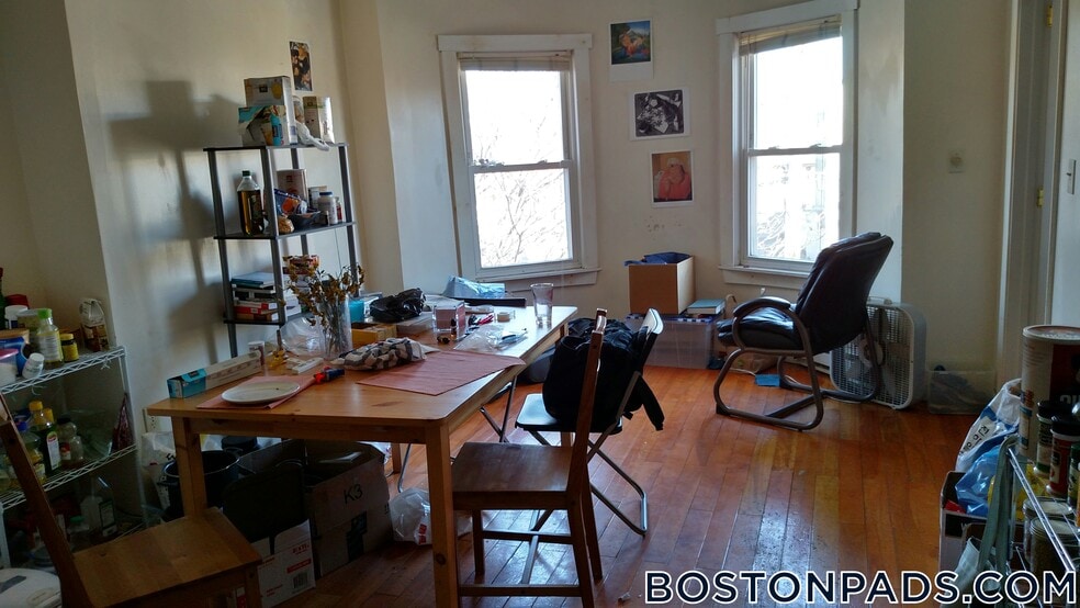 Building Photo - 104 Hammond St