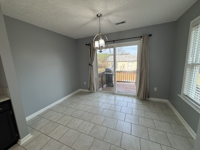 Building Photo - 42 Lodge Rd