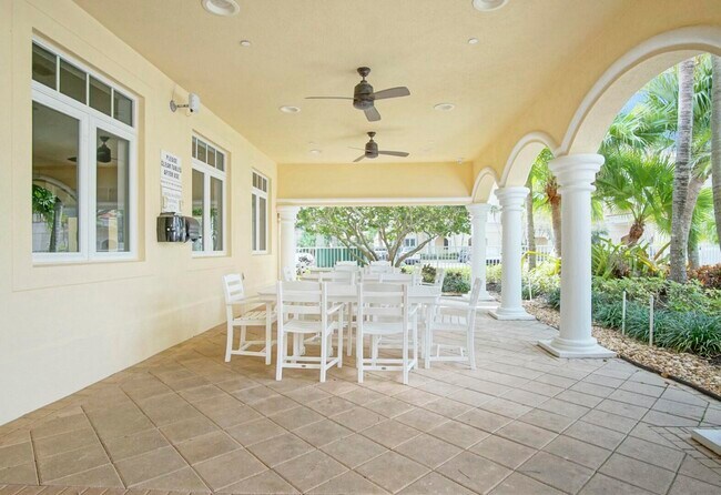 Building Photo - 9 Harbour Isle Dr E