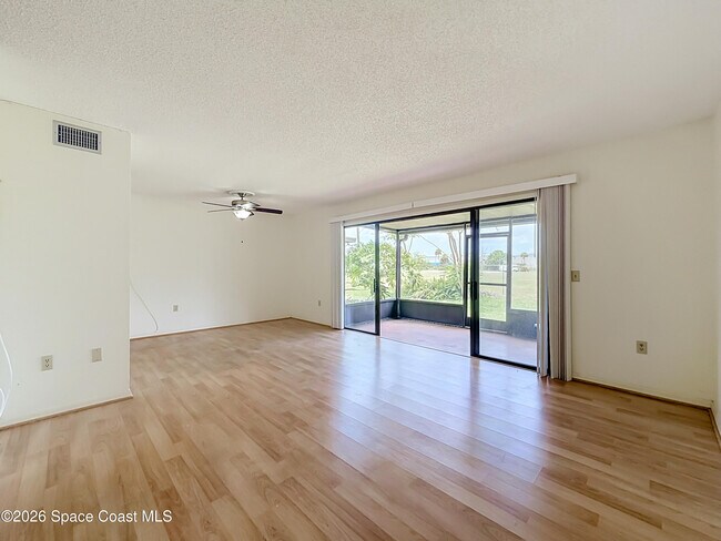 Building Photo - 60 Bogart Pl