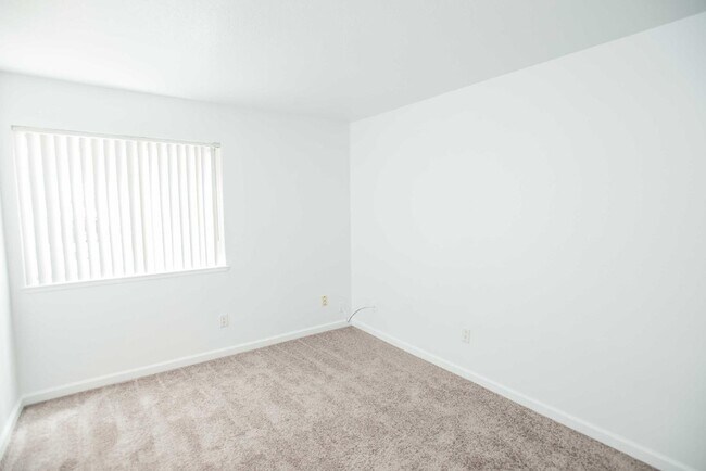 Building Photo - 3715 Tallyho Dr