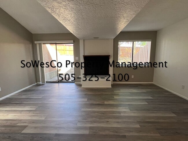 Building Photo - Beautifully Remodeled Condo (with seasonal pool upon availability)
