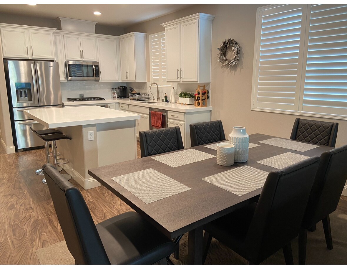 Building Photo - 6345 Staley Downs St