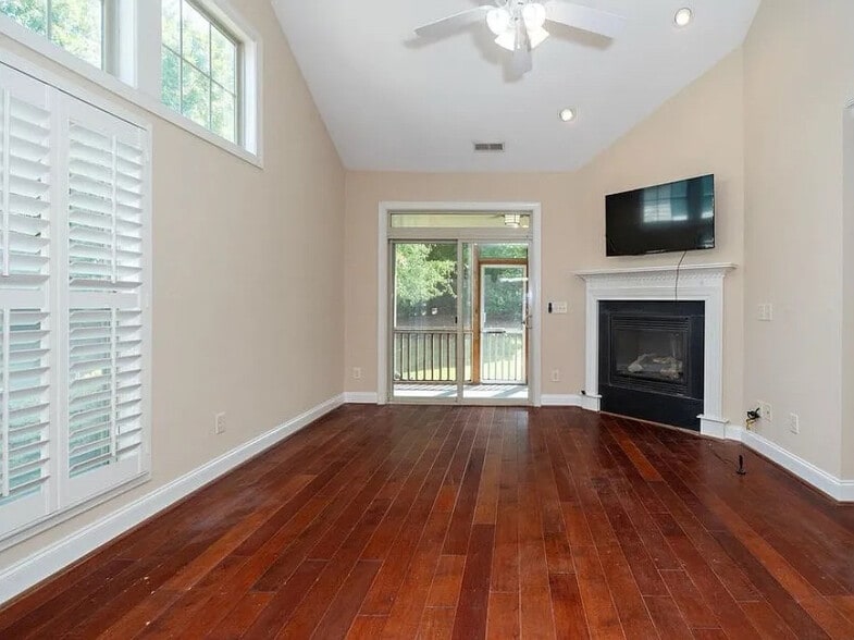Building Photo - Room in Townhome on Indigo Ridge Pl