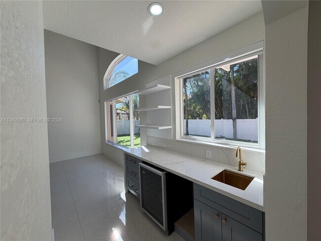 Building Photo - 364 SW 188th Ave