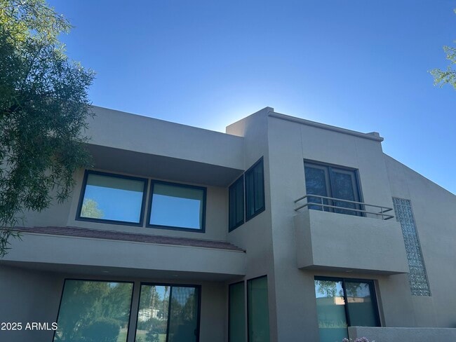 Building Photo - 7760 E Gainey Ranch Rd