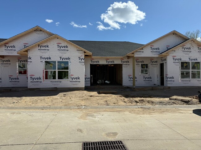Building Photo - Pre-Leasing Now: Buffalo Ridge Townhomes | 2 Bed, 2 Bath, Attached Garage