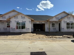 Building Photo - Pre-Leasing Now: Buffalo Ridge Townhomes | 2 Bed, 2 Bath, Attached Garage