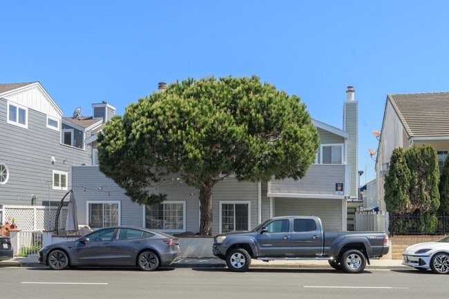 Building Photo - 9-MONTH FURNISHED WINTER RENTAL MID SEPT 2026 THROUGH MID JUNE 2027 **3-car parking**