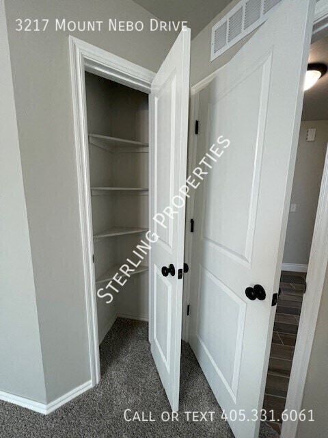 Building Photo - 3217 Mt Nebo Dr