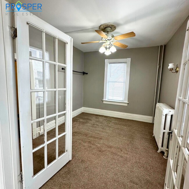 Building Photo - WH1820