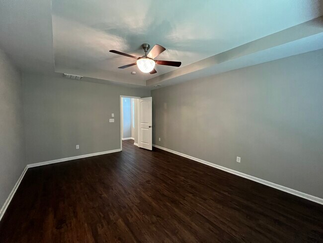 Building Photo - 2198 Laurens Dr