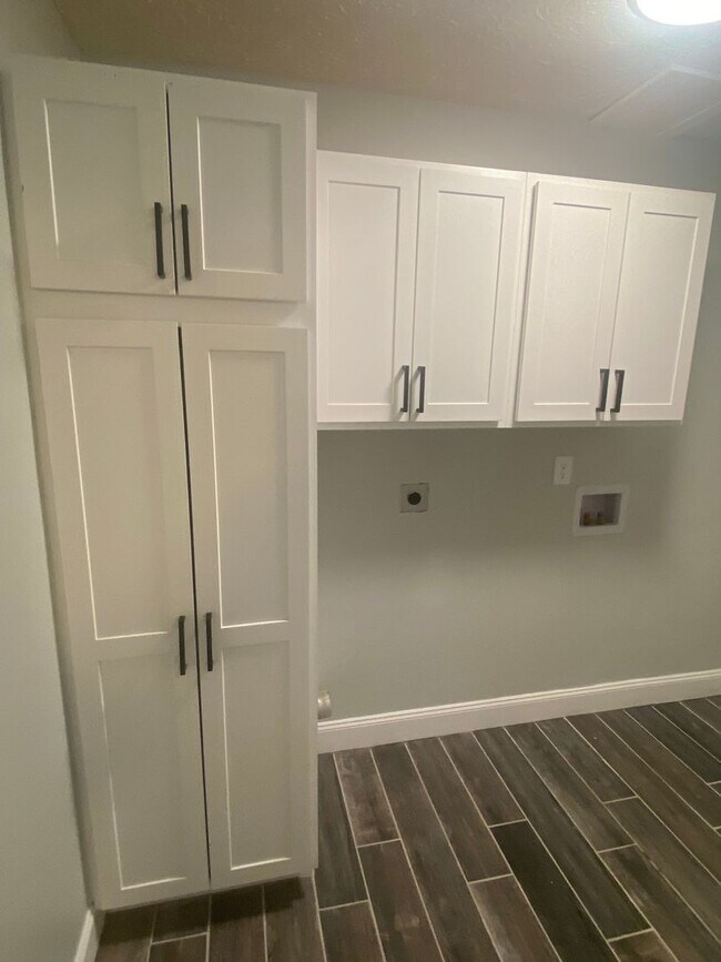 Building Photo - 3252 Summerhill Ln