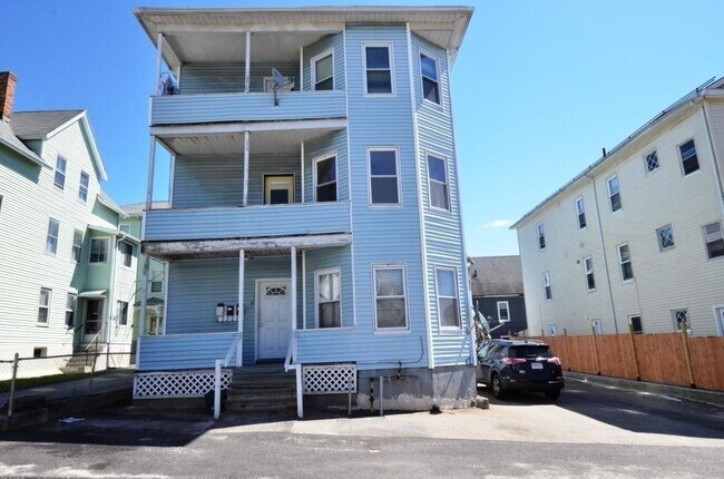 Building Photo - 71 Esther St