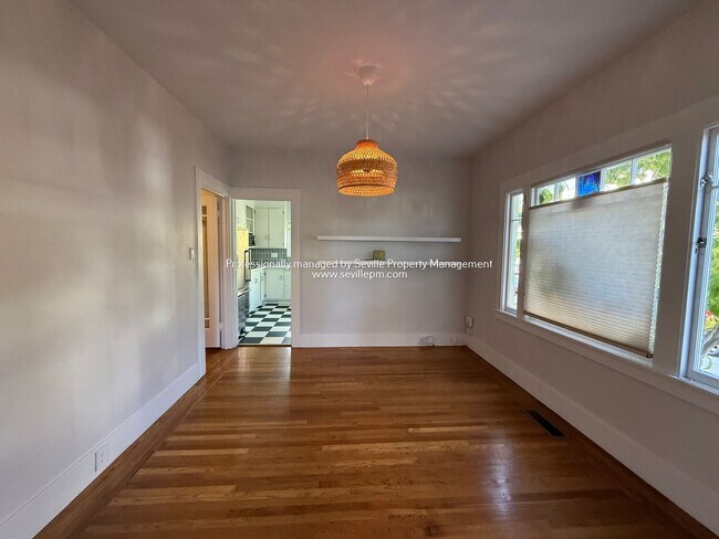 Building Photo - Charming 1920s Alameda East End  2BR+ / 1B...