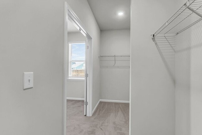 Building Photo - 425 Ribiero Dr