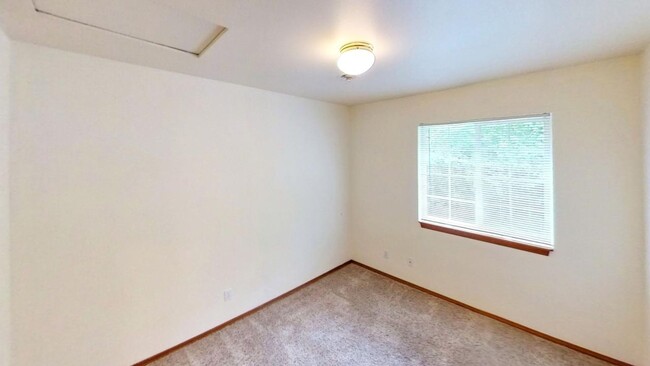 Building Photo - 1412 Sweetbay Dr